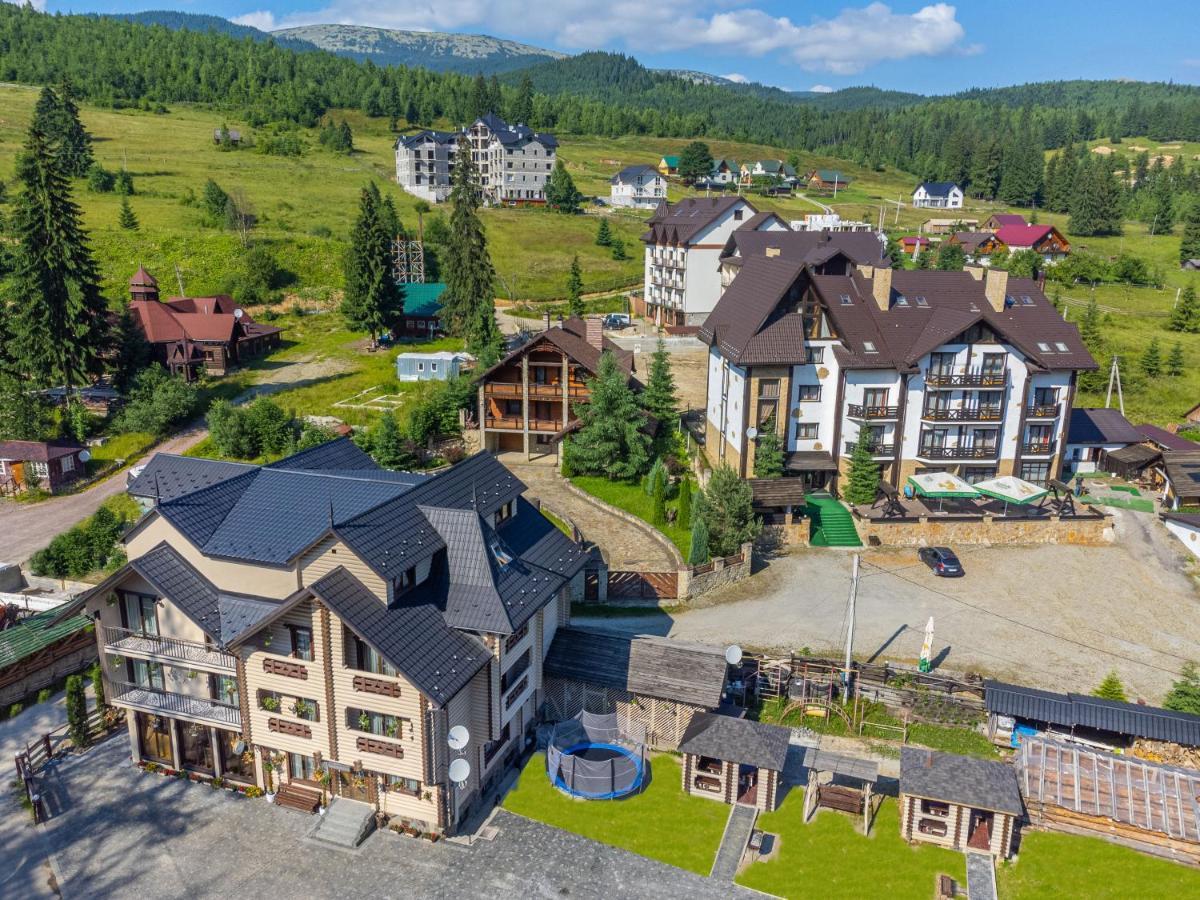 Guest House Turda Bukovel Eksteriør billede